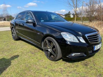 Używane Mercedes-Benz Klasa E - 60 999 PLN, 229 862 km, 2009