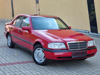 Używane Mercedes-Benz Klasa C - 8 900 PLN, 92 750 km, 1996