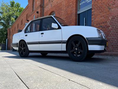 Używane Opel Ascona - 32 600 PLN, 125 000 km, 1988