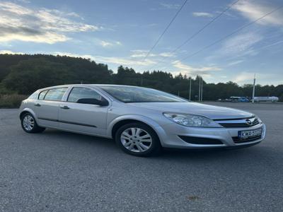 Używane Opel Astra - 12 700 PLN, 235 000 km, 2009