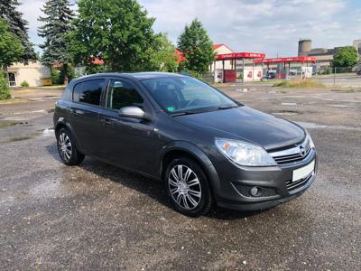 Używane Opel Astra - 13 900 PLN, 185 200 km, 2009