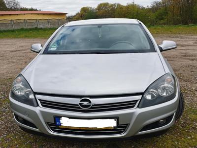 Używane Opel Astra - 18 000 PLN, 280 000 km, 2010