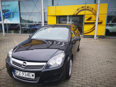 Używane Opel Astra - 18 900 PLN, 161 931 km, 2012