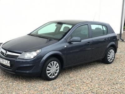 Używane Opel Astra - 20 900 PLN, 110 000 km, 2010