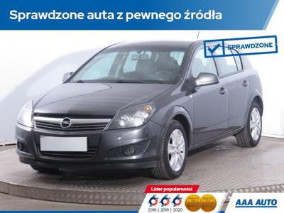 Używane Opel Astra - 22 000 PLN, 175 382 km, 2011