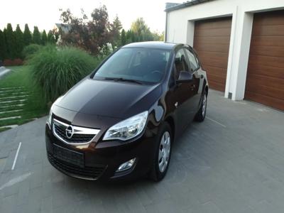 Używane Opel Astra - 23 400 PLN, 132 000 km, 2012