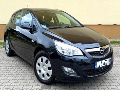 Używane Opel Astra - 25 900 PLN, 264 000 km, 2012