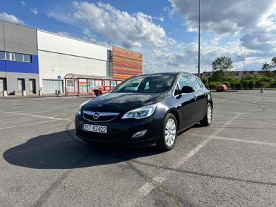 Używane Opel Astra - 26 400 PLN, 142 000 km, 2010