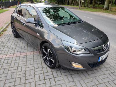 Używane Opel Astra - 28 900 PLN, 165 234 km, 2011