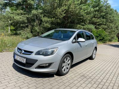 Używane Opel Astra - 29 800 PLN, 180 400 km, 2013