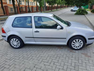 Używane Volkswagen Golf - 3 450 PLN, 250 702 km, 2000