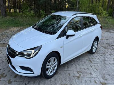 Używane Opel Astra - 61 800 PLN, 70 000 km, 2018