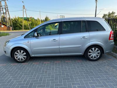 Używane Opel Zafira - 17 000 PLN, 305 000 km, 2011