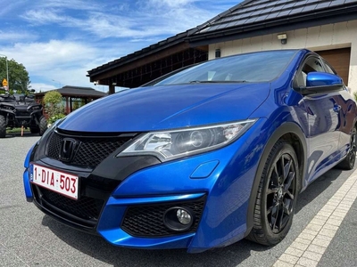 Honda Civic IX Hatchback 5d 1.8 i-VTEC 142KM 2015