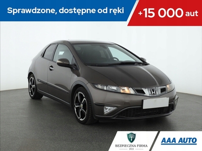 Honda Civic VIII Hatchback 3d 1.8 i-VTEC 140KM 2011