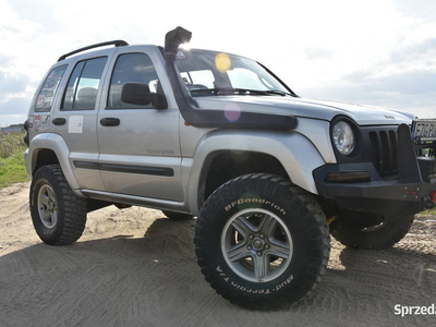 Jeep Cherokee pełne blokady obydwu mostów koła 33