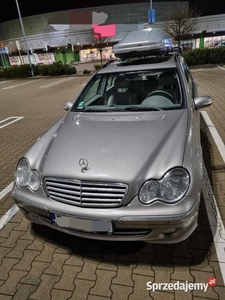 Mercedes E200