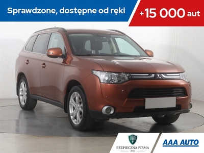 Mitsubishi Outlander III SUV 2.2 DOHC DI-D 150KM 2013