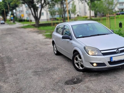 Opel Astra H / 1.6 benz - długo OC