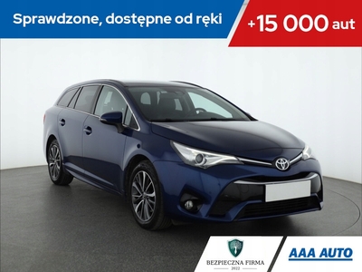 Toyota Avensis III Wagon Facelifting 2015 2.0 D-4D 143KM 2015