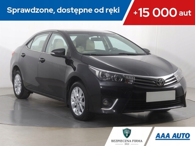 Toyota Corolla X Sedan Facelifting 1.6 Valvematic 132KM 2014