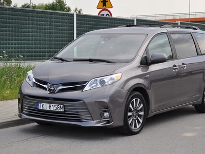 Toyota Sienna III 3.5 V6 266KM 2018