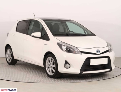 Toyota Yaris 1.5 99 KM 2013r. (Piaseczno)