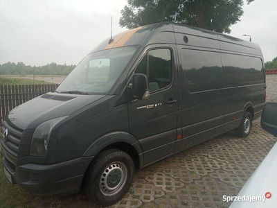 Volkswagen Crafter Max z rozkładanym aluminiowym najazdem