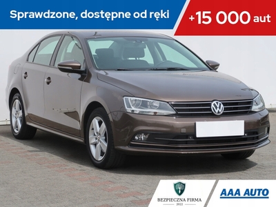 Volkswagen Jetta VI Sedan Facelifting 1.2 TSI 105KM 2015