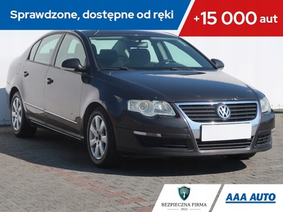 Volkswagen Passat B6 Sedan 2.0 TDI 140KM 2005