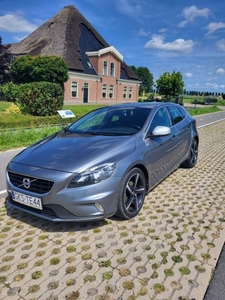 Volvo V40 D2 Drive-E R-Design Momentum z Holandii