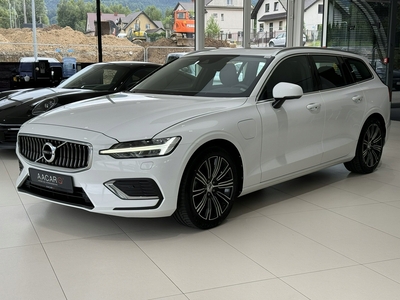 Volvo V60 II Kombi 2.0 T8 Twin Engine 390KM 2019