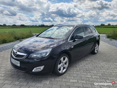Opel Astra J 2011r