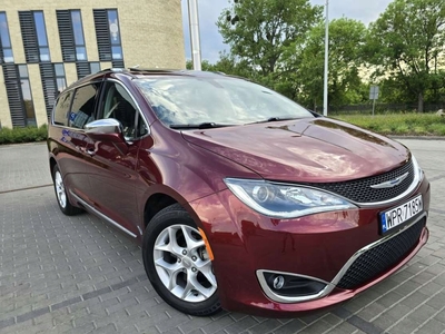 Chrysler Pacifica II 3.6 V6 291KM 2020