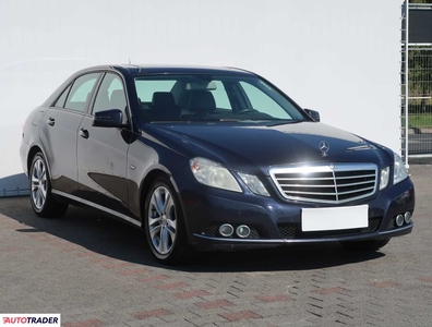 Mercedes E-klasa 2.1 134 KM 2011r. (Piaseczno)