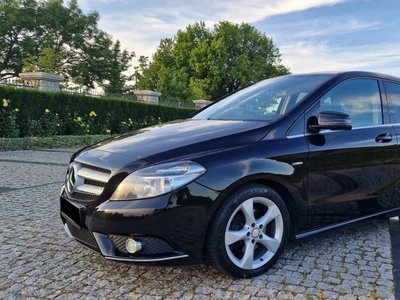 Mercedes Klasa B W246 Sports Tourer 180 BlueEFFICIENCY 122KM 2013