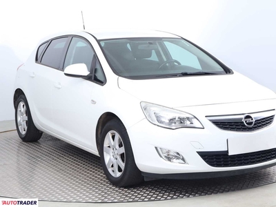 Opel Astra 1.4 99 KM 2011r. (Piaseczno)