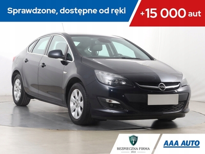 Opel Astra J Sedan 1.4 Turbo ECOTEC 140KM 2018