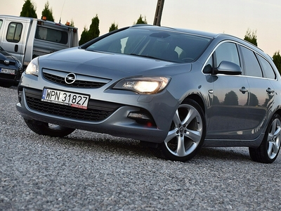 Opel Astra J Sports Tourer 1.4 Turbo ECOTEC 140KM 2012