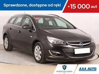 Opel Astra J Sports Tourer Facelifting 2.0 CDTI ECOTEC 165KM 2014