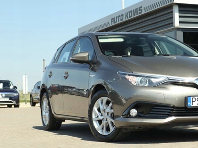 Toyota Auris II Touring Sports Facelifting 1.8 Hybrid 136KM 2017