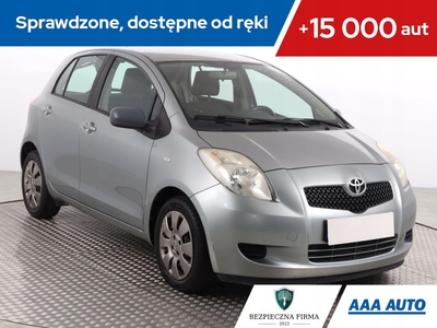 Toyota Yaris II Hatchback 5d 1.3 i VVT-i 86KM 2006