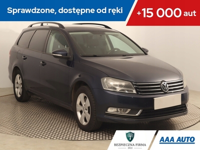 Volkswagen Passat B7 Variant 1.4 TSI BlueMotion 122KM 2011