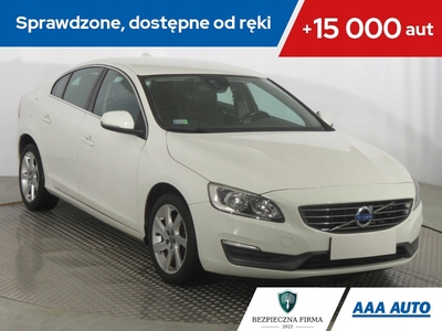 Volvo S60 II Sedan Facelifting 1.6 T3 150KM 2015