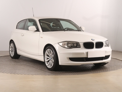 BMW SERIA 1 I (E81/E82/E87/E88) BMW SERIA 1 , Klimatronic, Parktronic, Podgrzewane siedzienia,ALU