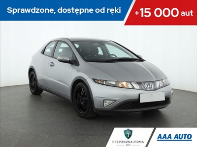 Honda Civic VIII Hatchback 3d 1.8 i-VTEC 140KM 2007