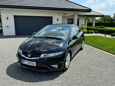 Honda Civic VIII Hatchback 3d 1.8 i-VTEC 140KM 2011