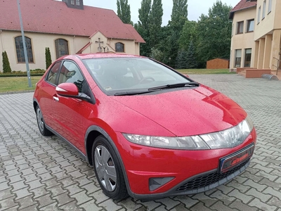 Honda Civic VIII Hatchback 5d 1.4 i 83KM 2008