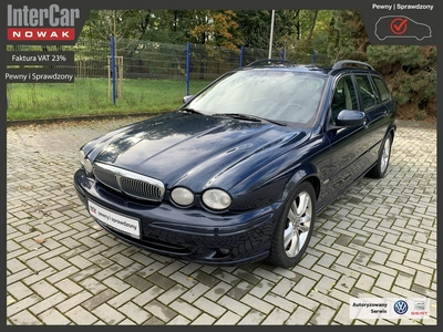 Jaguar X-Type I Wersja z dużym, dotykowym ekranem infotainment w środkowej konsoli