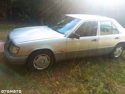 Mercedes-Benz Klasa E 250 D Turbo